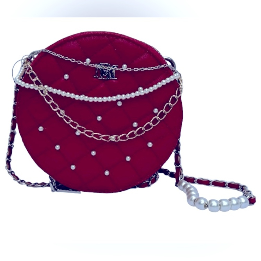 🌹NWT! Badgley Mischka Round Quilted Pearl Crossbody Bag